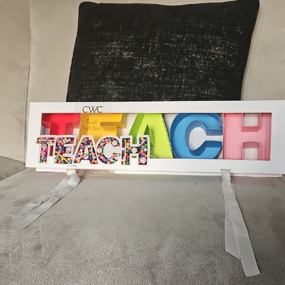 TEACH Gift Box